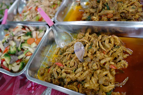 Nationale Salate auf dem thailändischen Markt — Stockfoto