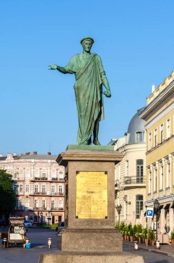 Dük de Richelieu, Odessa Ukrayna anıt. Mayıs, 2016. Bahar arka plan.