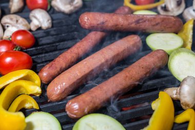 Sosis ve sebze ızgara