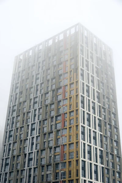 Flera Våningar Hus Dimman — Stockfoto