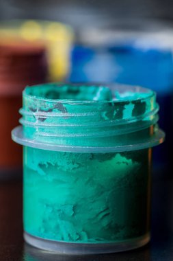 Yeşil guaş bankanın bütün çerçeve. Dikey çerçeve