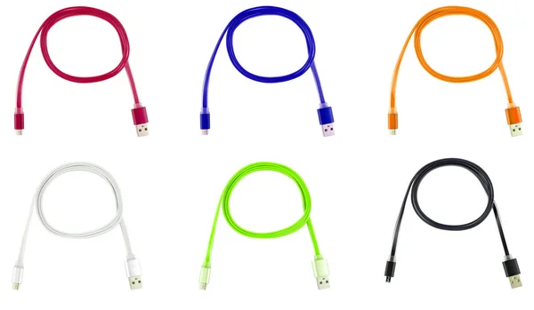 Seis Cables Usb Multicolores Sobre Fondo Blanco Aislado Marco Horizontal — Foto de Stock