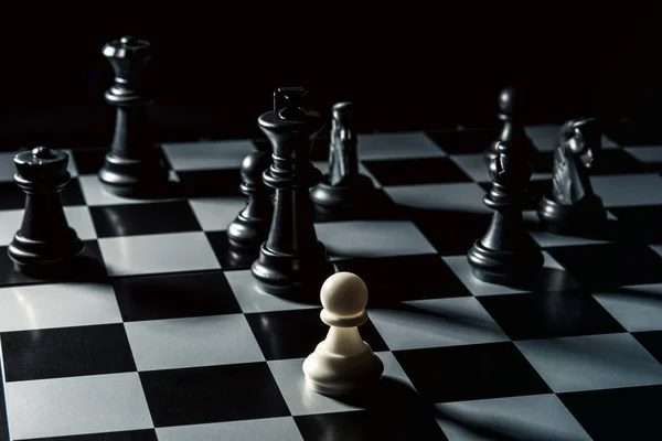 Chess Board White Checker Threatens Black Chess Opponent Horizontal Frame — Stock Photo, Image