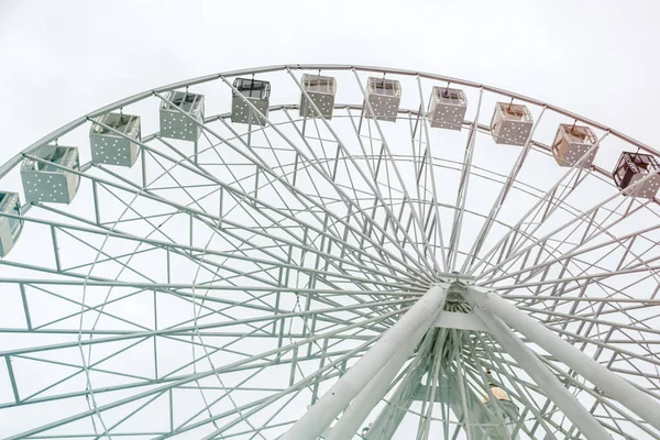 Grande Roue Ferris Blanc Plein Cadre Cadre Horizontal — Photo