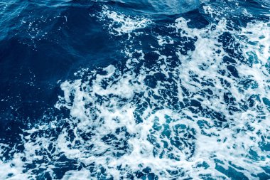 doku mavi deniz ya da okyanus su tam kare