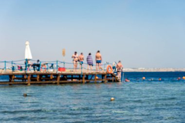 seyahat ve tatil, deniz, iskele odak kişilerle