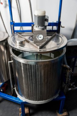 endüstriyel amaçlar için büyük metal varil