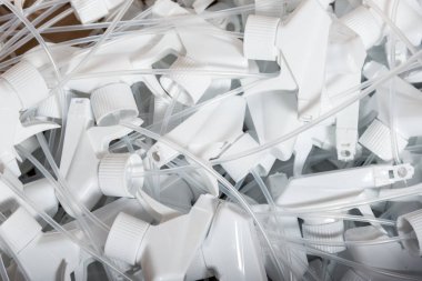 sıvı püskürtme için birçok beyaz kapaklar. Yatay çerçeve