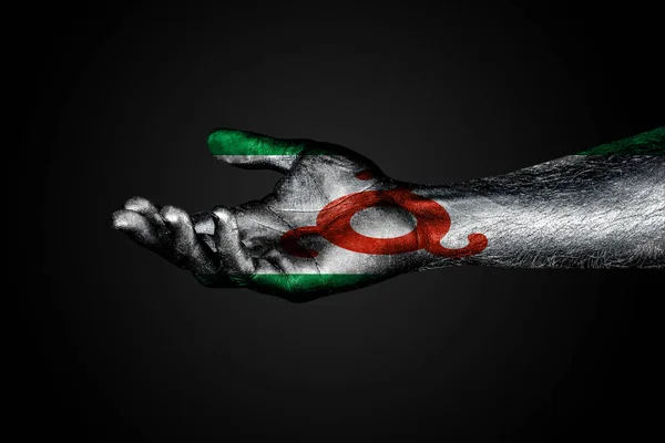 Kinyújtott kezet húzott Ingusföld zászló, a jel a segítség, vagy egy kérelmet, a sötét háttér. — Stock Fotó