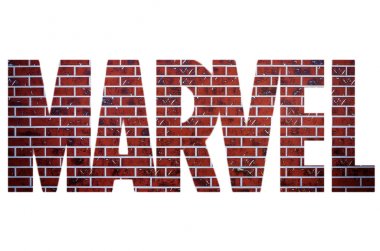 beyaz izole arka plan üzerinde kırmızı tuğla marvel film şirket rozeti.