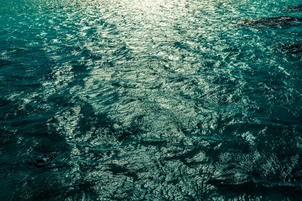 Υφή μπλε θάλασσα ή ωκεανό νερού πλήρους καρέ — Φωτογραφία Αρχείου