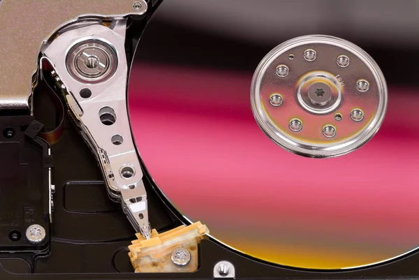 Gedemonteerde HDD schijf 2,5 "geïsoleerd op witte achtergrond — Stockfoto