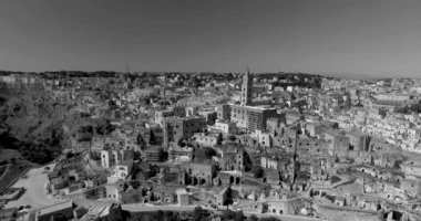 Basilicata Sassi Matera İtalyan şehir caracteristic bina ile aradı. Güney İtalya. Siyah beyaz versiyonu