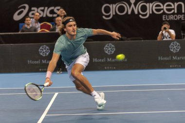 Sofya - Şubat 07.2019: Stefanos Tsitsipas(Gre) çalış, Sofia, Bulgaristan için Atp Sofia açık Turnuvası üzerinde 05 Şubat 2019 - görüntü