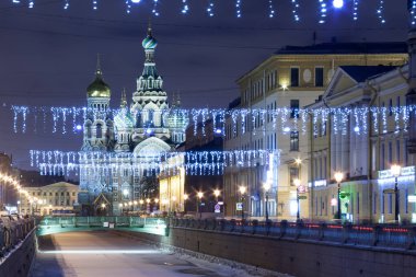 St. Petersburg, Rusya-Ocak 04.2017: Noel tatilleri sırasında kentin yeni yıl dekorasyonu. Rusya 'da Noel için şehirleri dekore etmeyi severler.