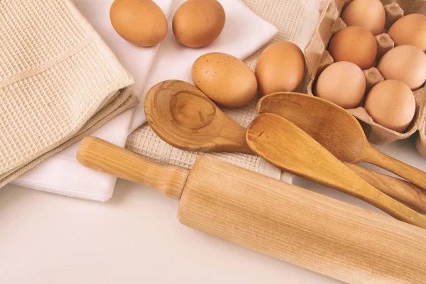 Top View Fresh Eggs Utensils Table — Stock Photo, Image