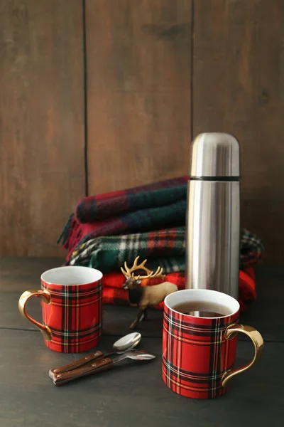 Tasses Avec Thé Chaud Thermos — Photo