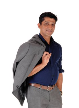 Onun jacke gri elbiseli duran genç bir Doğu Hint iş adamı