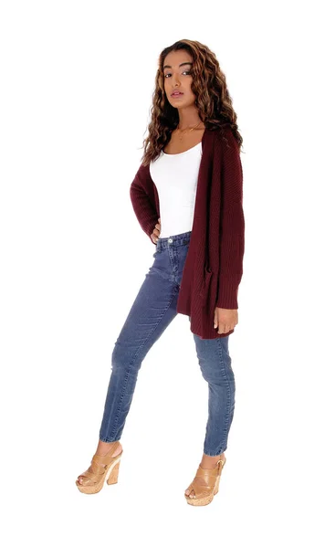 Uma Mulher Bonita Com Cabelos Longos Encaracolados Morena Jeans — Fotografia de Stock
