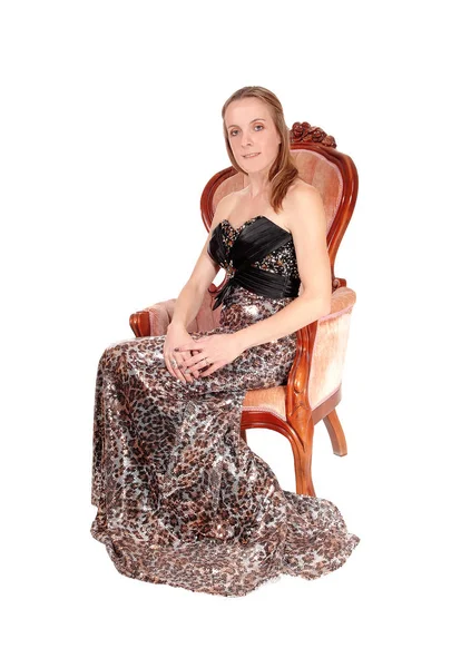 Vacker Kvinna Lång Aftonklänning Som Sitter Gammal Armchai — Stockfoto