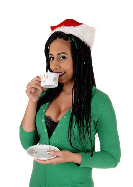 Młoda Kobieta Uśmiechający Się Picie Jej Poranną Kawę Jej Zielona — Zdjęcie stockowe