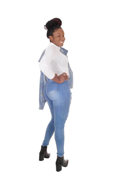 Lång Ung Afroamerikansk Kvinna Stående Jeans — Stockfoto
