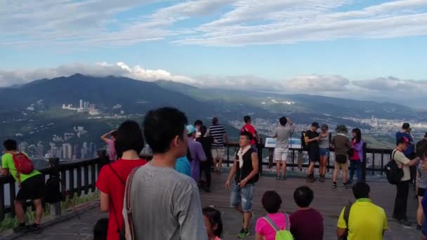 新台北市观音山 2018年7月17日 观音峰强硬的家伙美丽的山和河景色 — 图库视频影像