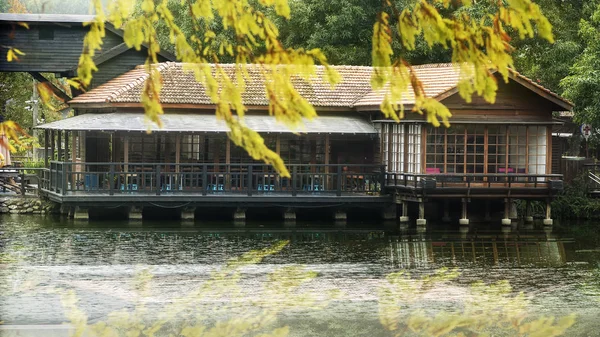 Hösten Sjön Och Skogen Med Fin Höstfärg Checheng Station Taiwan — Stockfoto