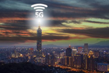 Ağ bağlantı teknolojisi 5g Internet ağ işareti ile kentin
