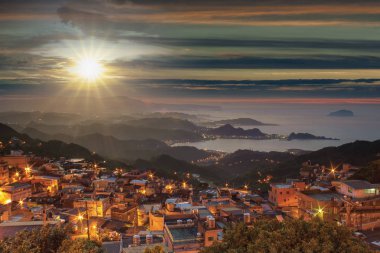 Ziyaret Jiufen gece görünümü, insanlar Jiufen eski şehir'Ruifang bölgesi yeni Taipei şehrinde bulunan mirası