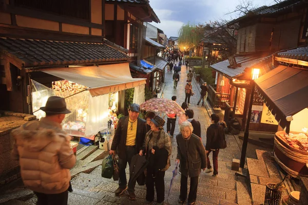 清水寺2013年11月25日 清水寺境内のランドマークゲート — ストック写真