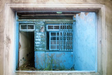 Yeni Taipei City, Tayvan kuzeyinde eski kırık evde