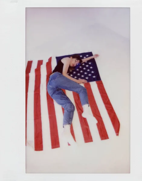 Mooie Aziatische Vrouw Amerikaanse Vlag — Stockfoto