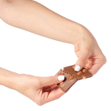 Elinde bütün fındık çikolata