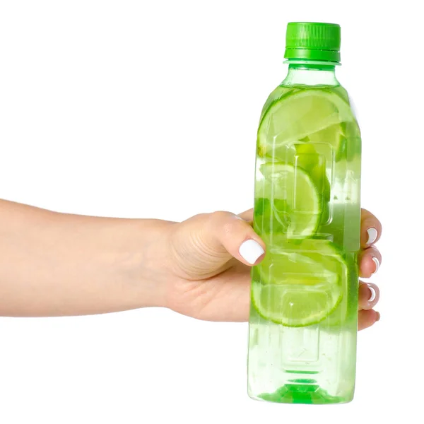 A garrafa de água com limão na mão — Fotografia de Stock