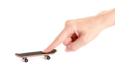 Elinde oyuncak kaykay