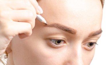 Kadın kaş şekli kahverengi göz kaş kalemi