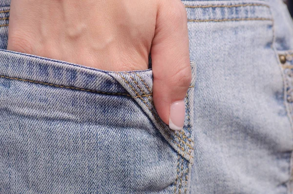 Mujer en jeans bolsillo macro — Foto de Stock