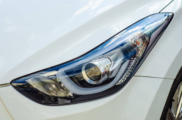 Car head light white