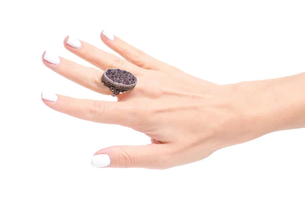 W ręku pierścień biżuteria biżuteria kamień — Zdjęcie stockowe