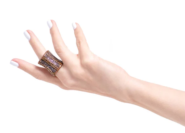 W ręku pierścień biżuteria biżuteria kamień — Zdjęcie stockowe