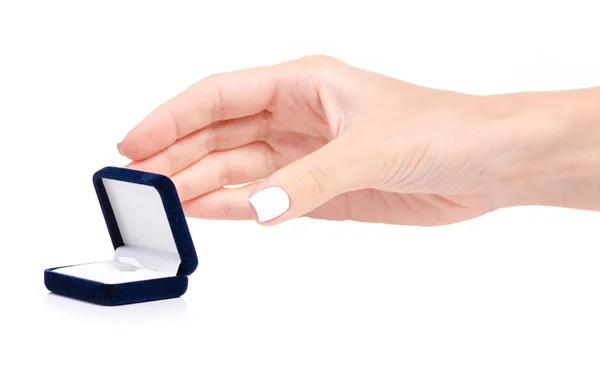 Caja de joyería para anillo en mano — Foto de Stock