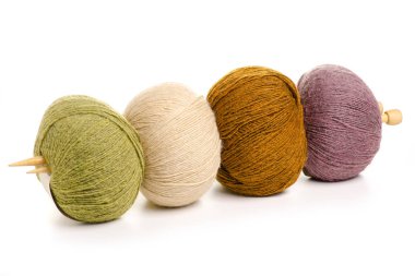 Örgü ipliği iğneleri.