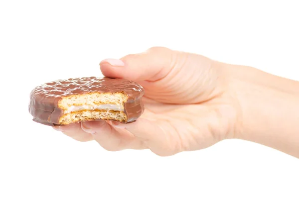 Czekolada w ręku kanapkę cookie — Zdjęcie stockowe
