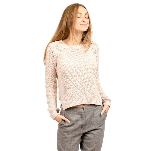 Schöne Frau im Pullover lächelt — Stockfoto