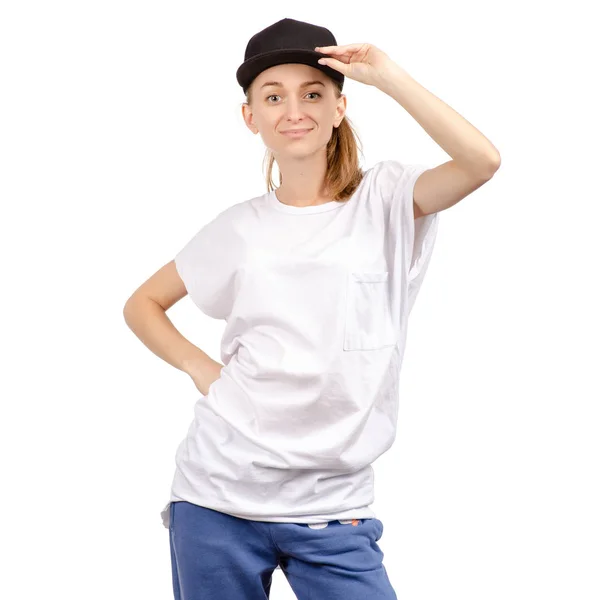 Schöne Frau in einer Mütze T-Shirt Sport — Stockfoto