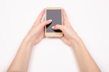 Elinde cep telefonu akıllı telefon