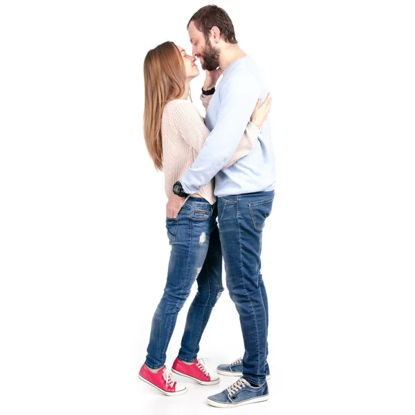 Hermoso joven hombre y mujer abrazo ternura — Foto de Stock