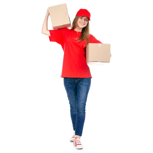 Livraison femme en rouge uniforme tenant boîte paquet — Photo