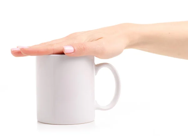 Taza taza blanca en mano femenina — Foto de Stock